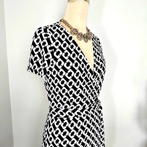 DVF | Vintage Silk Jersey Wrap Dress | Chain Link Print | Size 6 (Fits 4) - Picture 9 of 13